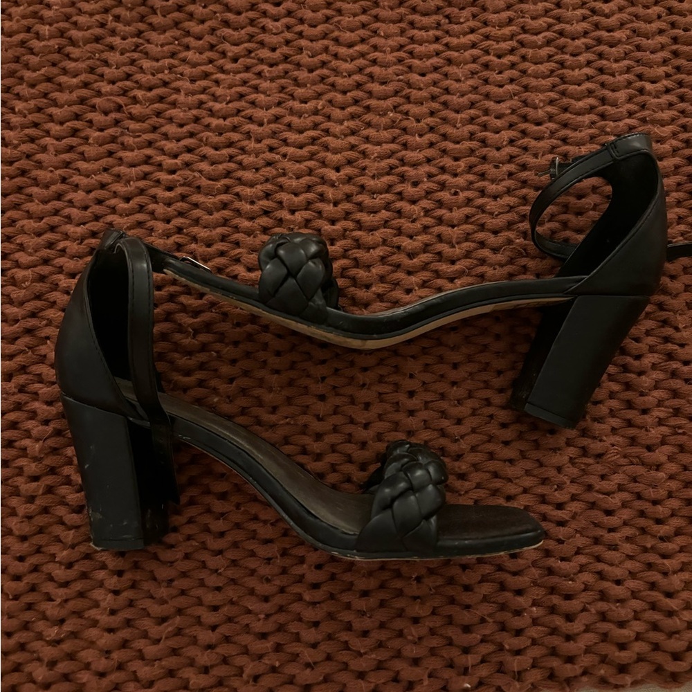 2/$20 Pierre Dumas Black Heels
